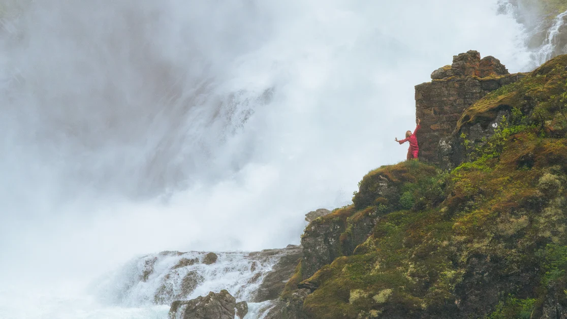 Helen Johnston reviews Norway in a Nutshell®. A day trip for solo travellers from Oslo to Bergen by train, boat and coach to see everything Norway has to offer.