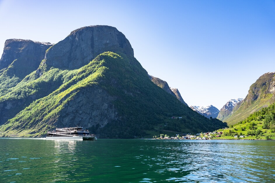 Helen Johnston reviews Norway in a Nutshell®. A day trip for solo travellers from Oslo to Bergen by train, boat and coach to see everything Norway has to offer.