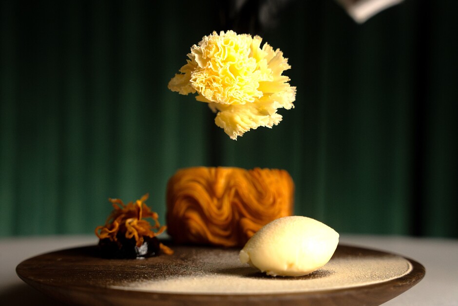At SALON Sarah Kingdom discovers a fabulous blend of global influences, seasonal local produce, and theatrical yet thoughtful service.