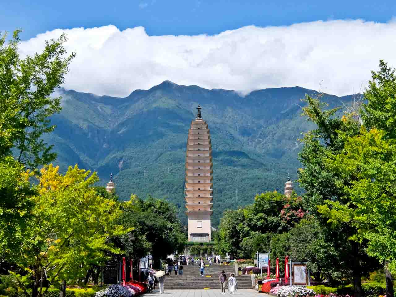 After Nearly 50 Years, Rupert Parker Returns To China For His Insider Guide To Yunnan Province.