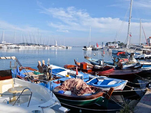 Rupert Parker offers his guide to Izmir And Ephesus on Turkey’s Aegean Coast.