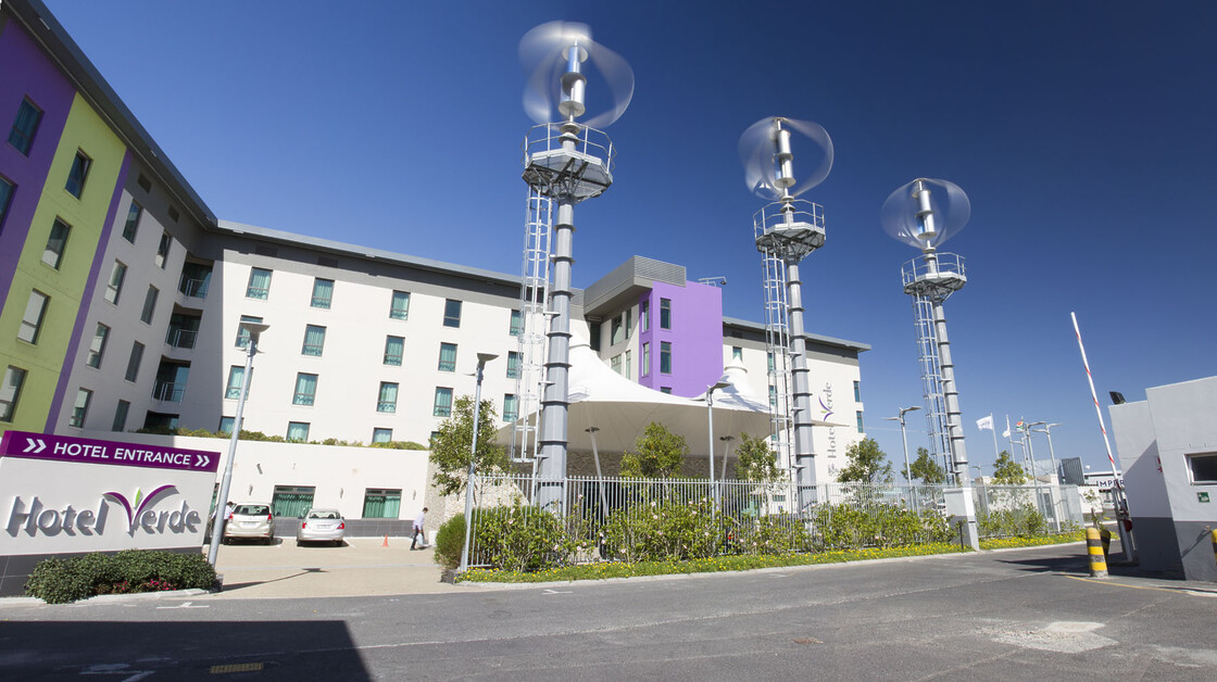 Brian Berkman stays at Hotel Verde to check out Its green credentials and value as an airport hotel of choice.
