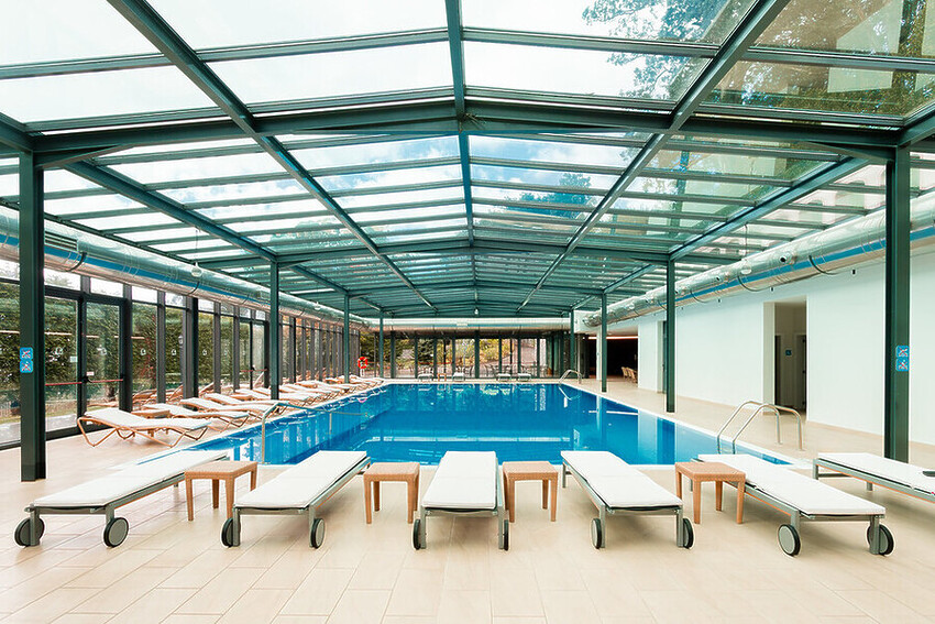 Anna Smith stays at Hotel Quinta da Serra and is thoroughly seduced by this pink mystery mansion.