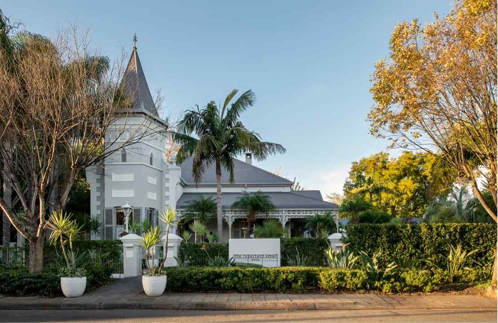 Sarah Kingdom visits the town of Robertson, not far from Cape Town, and discovers why the area is known as the valley of wine, horses and roses.