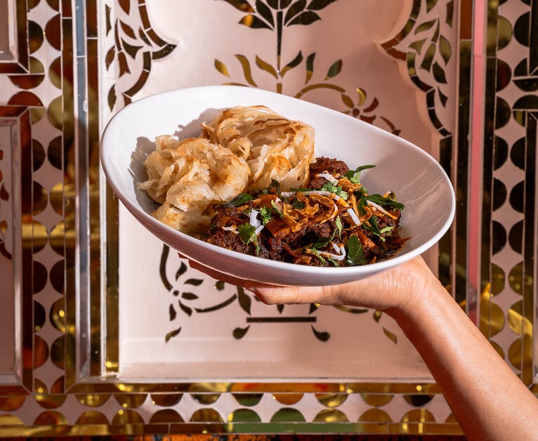 As Kinky Boots meets Colonel Saab, Andy Mossack reviews another tasty dining/theatre combination.