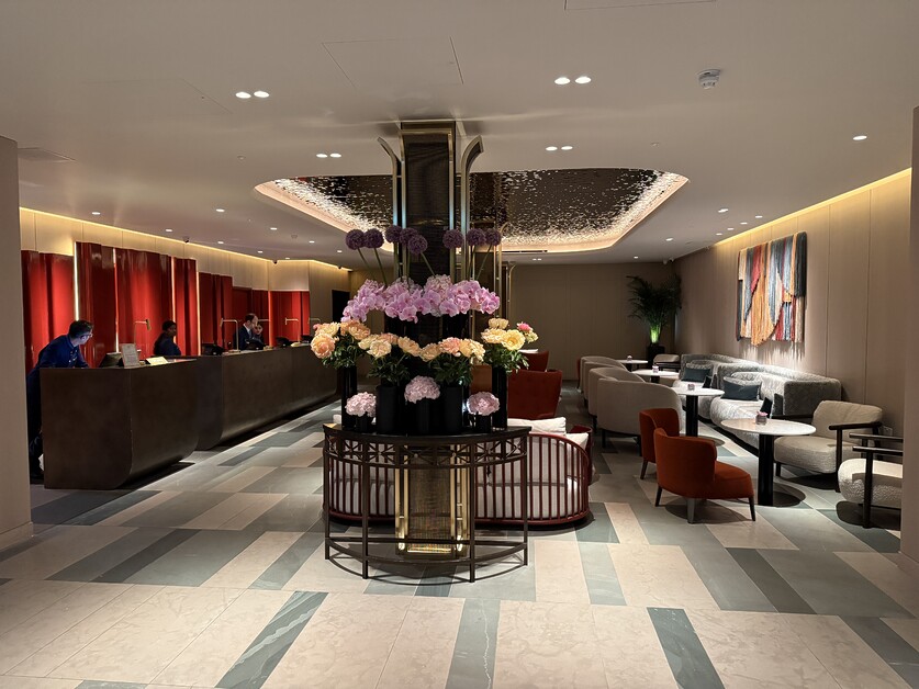 Andy Mossack reviews St. James’ Court,A Taj Hotel and finds it a right royal residence.
