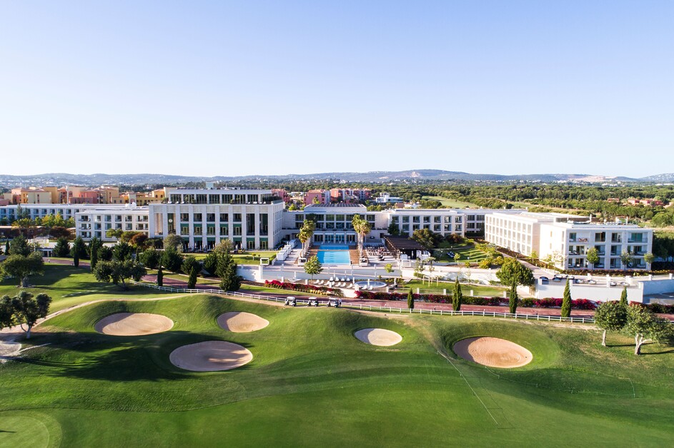 Michael Edwards stays at Victoria Golf Resort & Spa, and samples the very best of Algarve’s cuisine, golf and hospitality