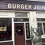 Anthea Gerrie eats at Dallas Burger London and Tastes An Even Better Burger Than Those She Has Enjoyed In Decades Of Devouring America’s Favourite Fast Food In Its Homeland.
