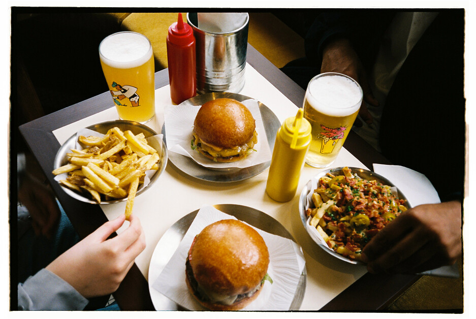 Anthea Gerrie eats at Dallas Burger London and Tastes An Even Better Burger Than Those She Has Enjoyed In Decades Of Devouring America’s Favourite Fast Food In Its Homeland.