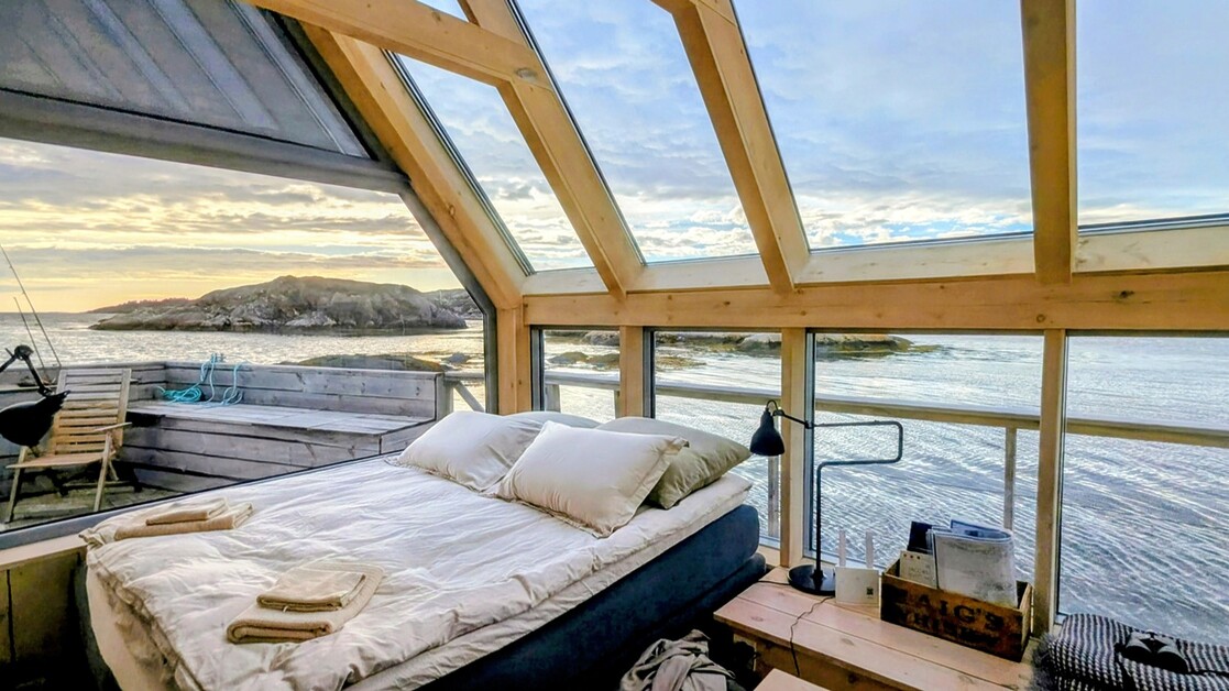 Sarah Kingdom eats at the Brygge Restaurant before taking a boat to Hitra Island to sleep on the Floating Suite on Hitra Island.