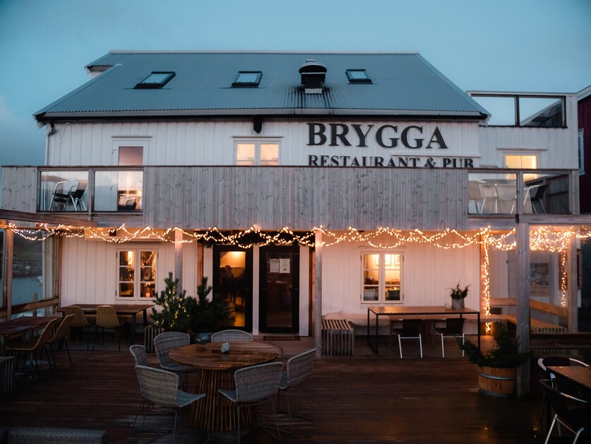 Sarah Kingdom eats at the Brygge Restaurant before taking a boat to Hitra Island to sleep on the Floating Suite on Hitra Island.