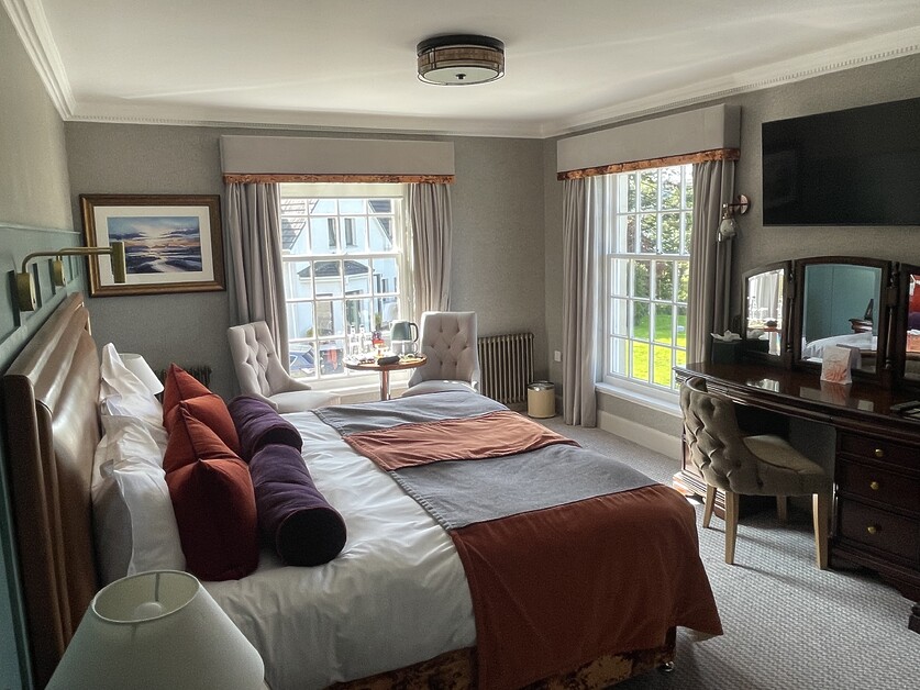 Anna Smith enjoys the stylish and historic hospitality of the Knipoch House Hotel in Oban.