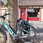 Rupert Parker gets on his E-bike and goes cycling from Paris to Orléans in France following the Seine and Loire rivers.