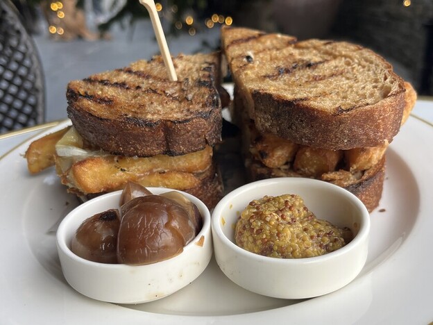 Lee Ness Presents His essential guide to the best food In Padstow And The Surrounding Area From Its Most Famous Chefs.